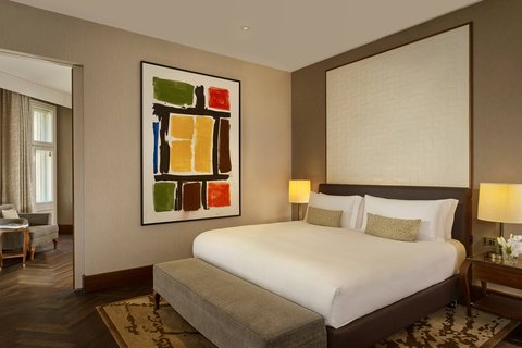 Suite Bedroom - Club Level