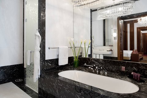 Presidential Suite Bathroom – Walk-In Shower
