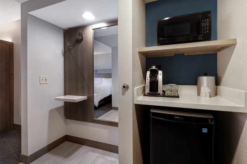 HOLIDAY INN EXP STES KU MEDCTR