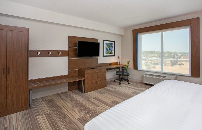 Holiday Inn Express and Suites Covington