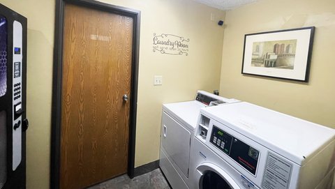 Magnuson Fort Wayne Guest Laundry