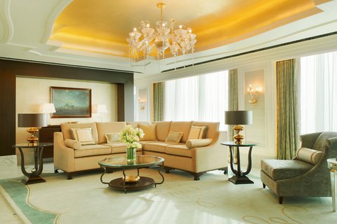 Wohnzimmer der Al Manhal Suite