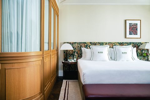 Premium Velázquez Room