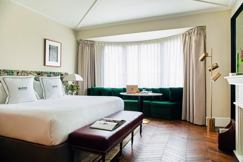 Premium Velázquez Room
