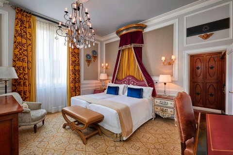 Deluxe Room Montebello - Medici style