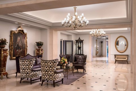 Lobby de llegada del primer piso