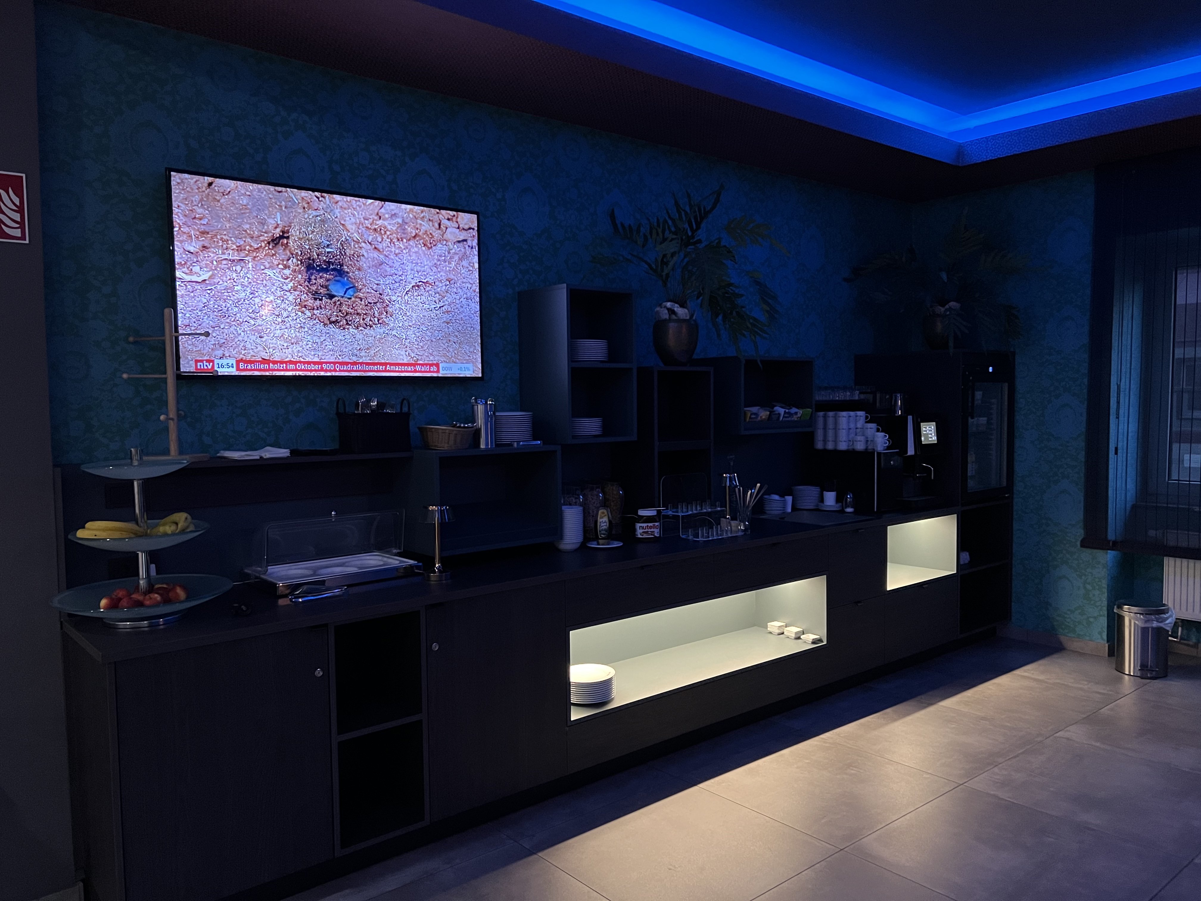Attache Hotel