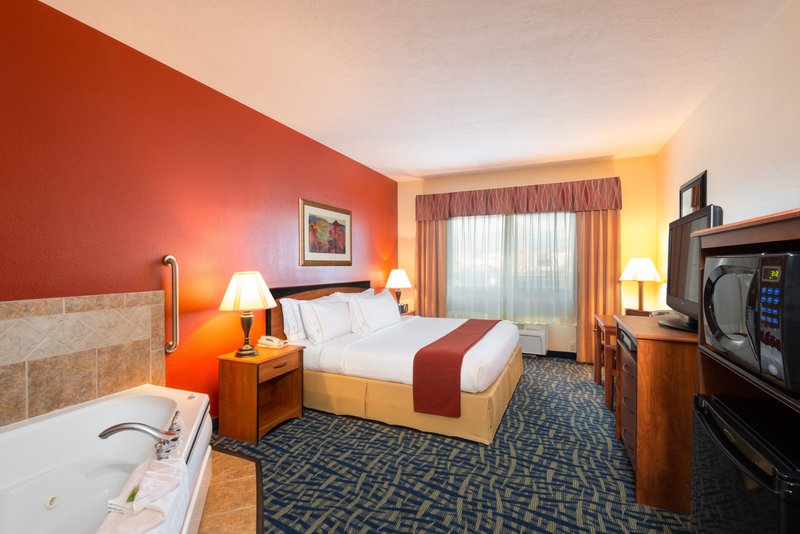 HOLIDAY INN EXP STES ALAMOSA