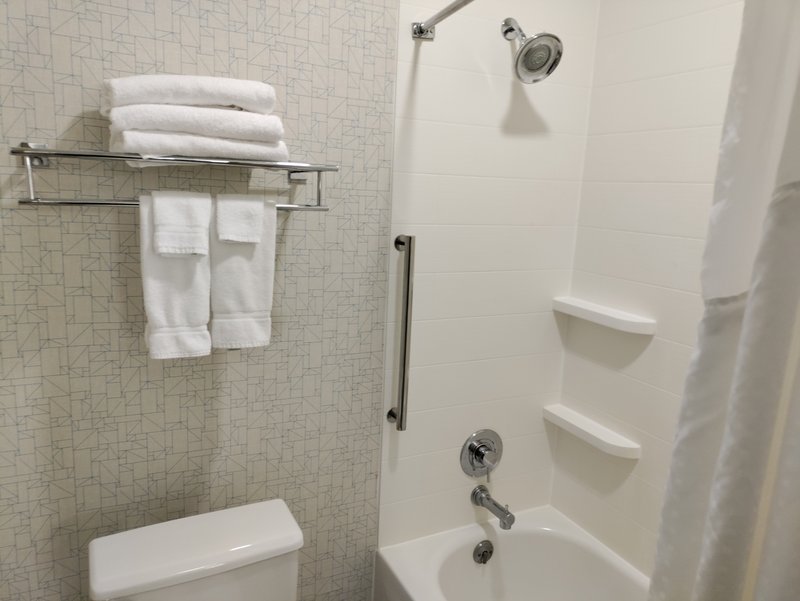 Holiday Inn Express Newberg – Wine Country