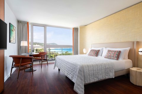 King Deluxe Guest Room - Garden View