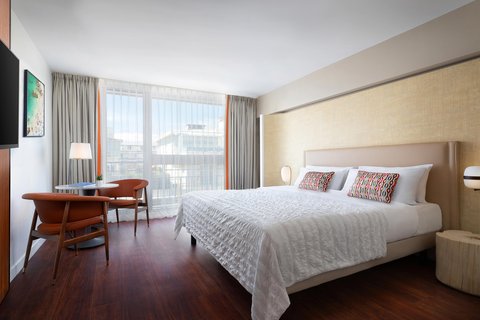 King Deluxe Guest Room - City View