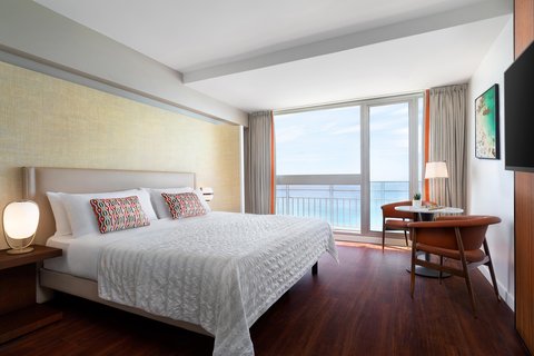 King Deluxe Guest Room - Sea View