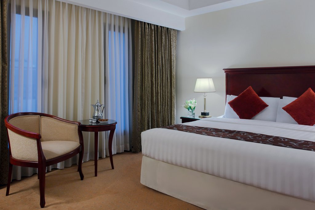 New Madinah Hotel Room Type - 1 King Deluxe Smoking