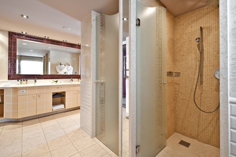 Corner Junior Suite