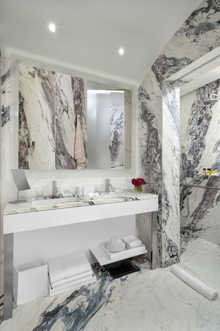Caruso Suite Bathroom