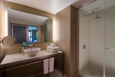 Suite Bathroom