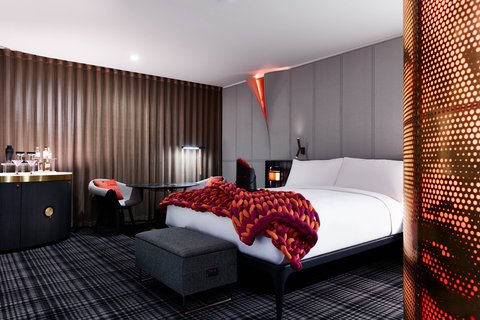 Mega Room