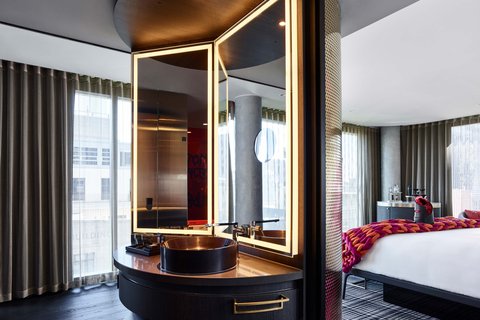 Mega Room Bathroom