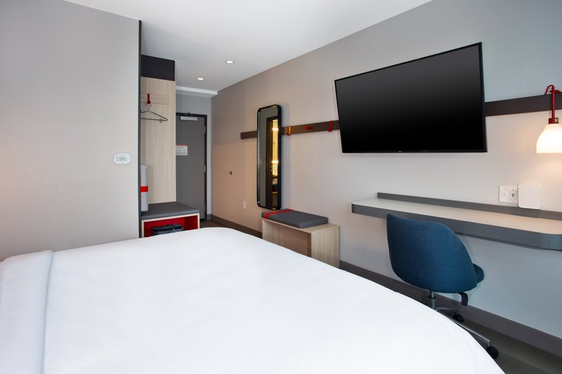 avid Hotels Detroit – Warren
