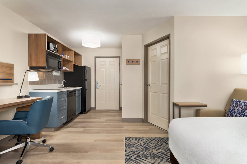 CANDLEWOOD SUITES MERIDIAN