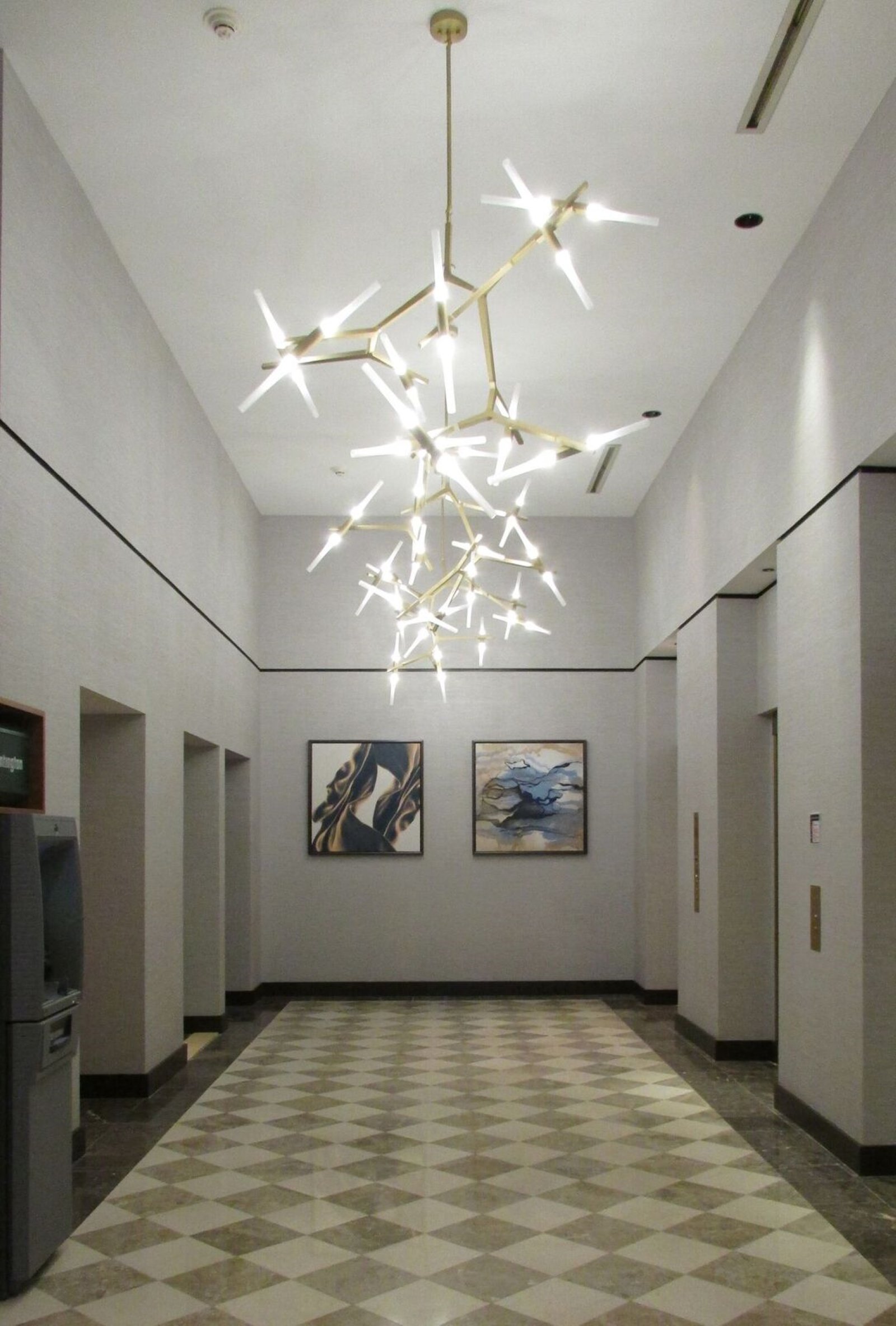 Lobby with Modern Features