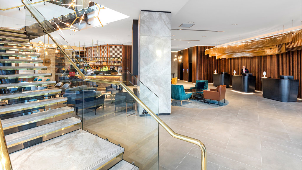 Crowne Plaza Christchurch, an IHG Hotel - Staircase and lobby at Crowne Plaza Christchurch 