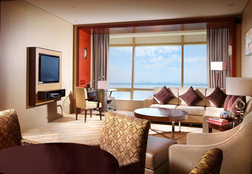 InterContinental Hangzhou Room Type - 1 King 1 Bedroom Suite Lounge Access River View InterContinental Hangzhou Room Type - 1 King 1 Bedroom Suite Lounge Access River View