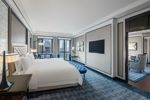Royal Club Suite Bedroom