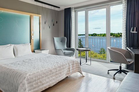 Executive Lake View Room