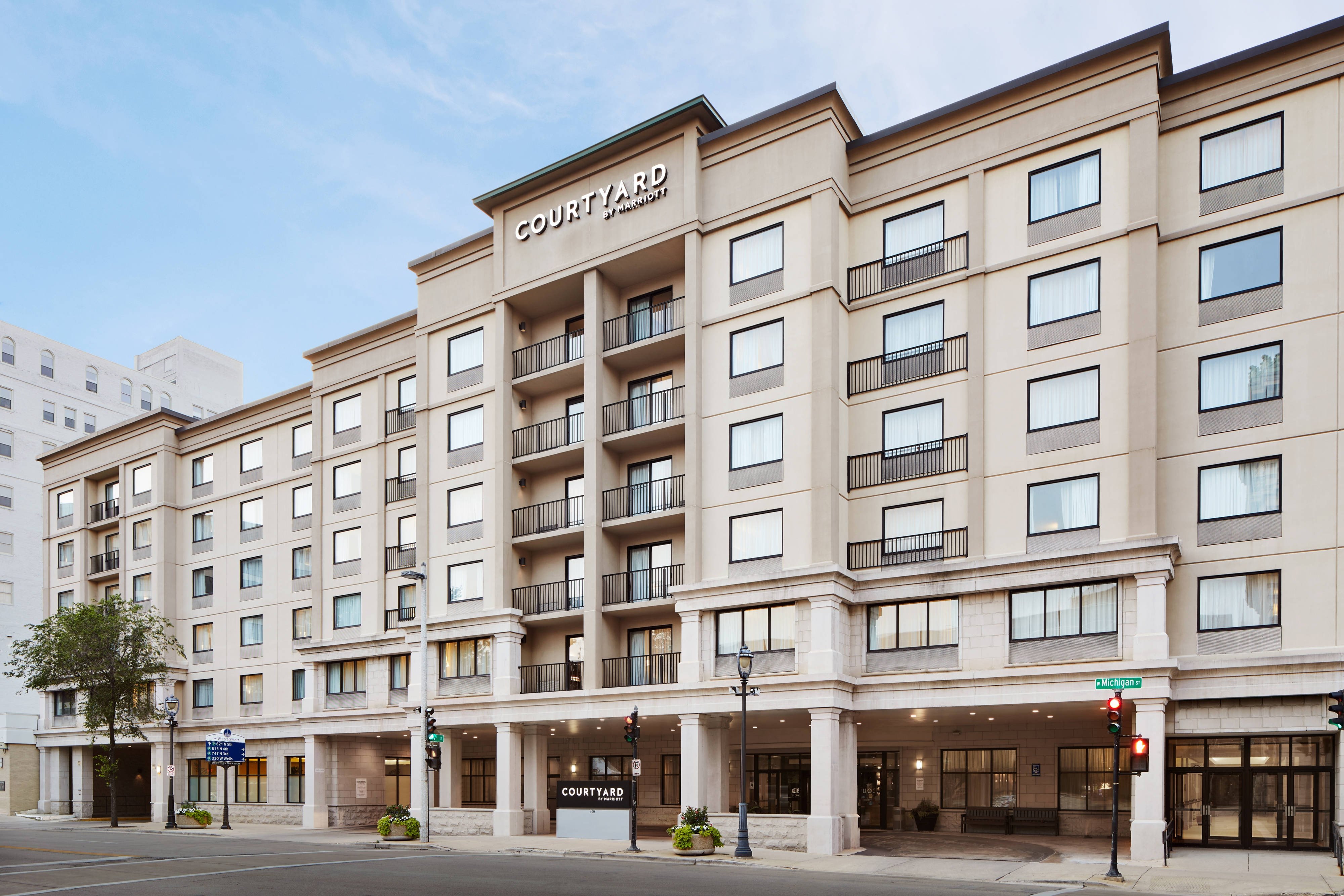 Courtyard by Marriott Downtown