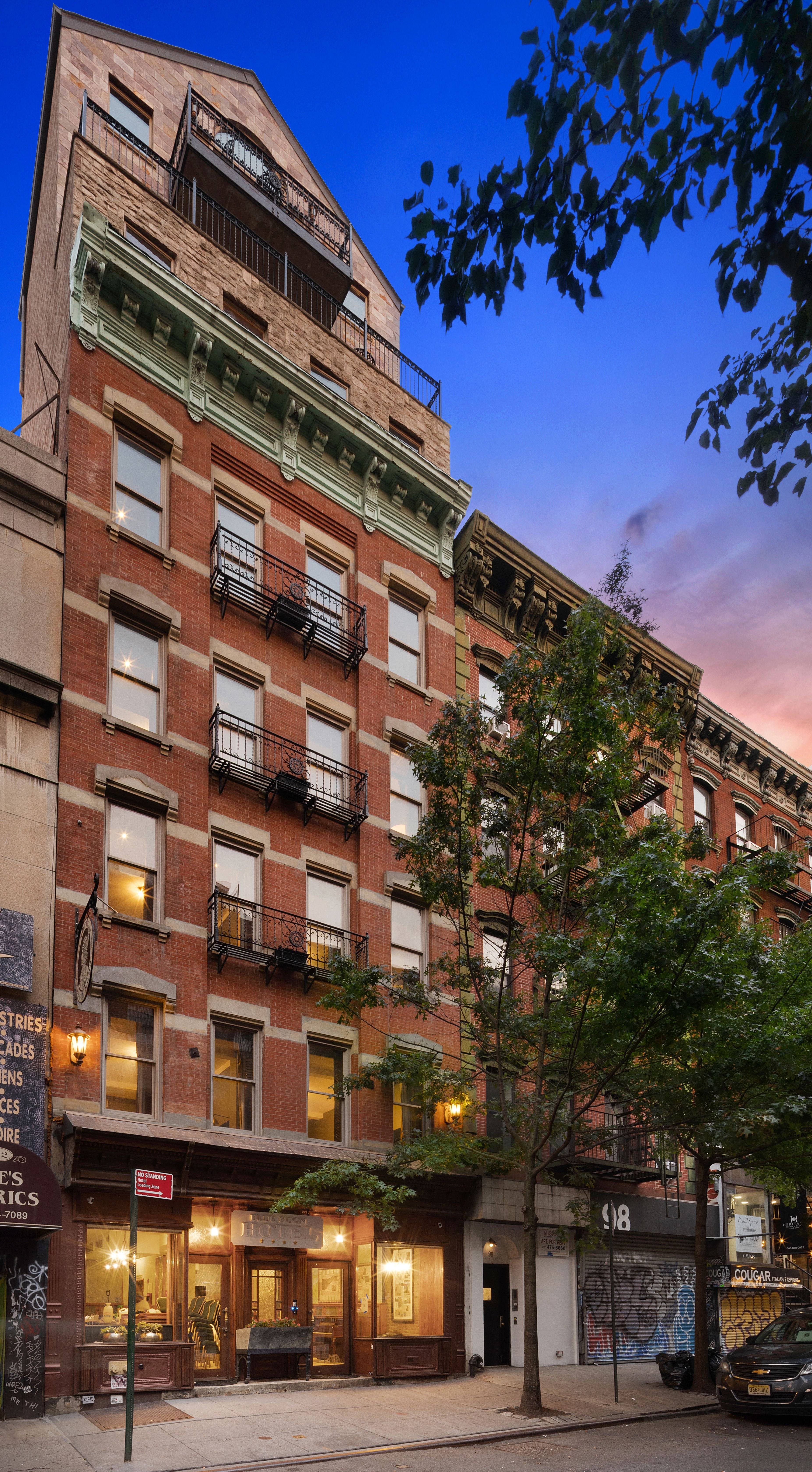 Historic Blue Moon Hotel