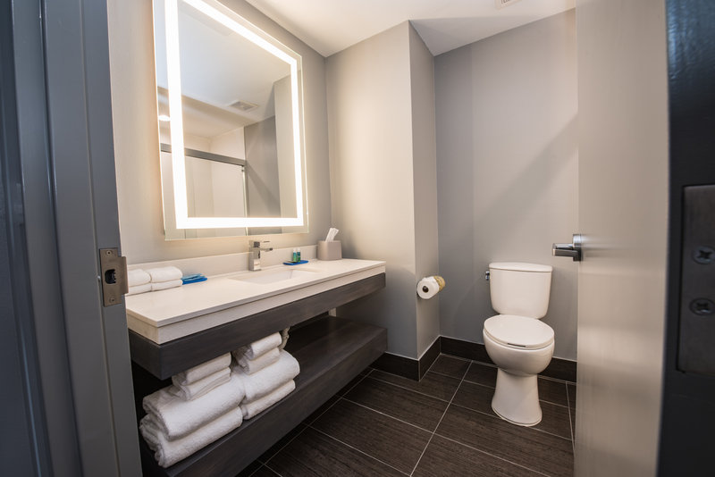 Holiday Inn Express and Suites Houston SE – Airport Area