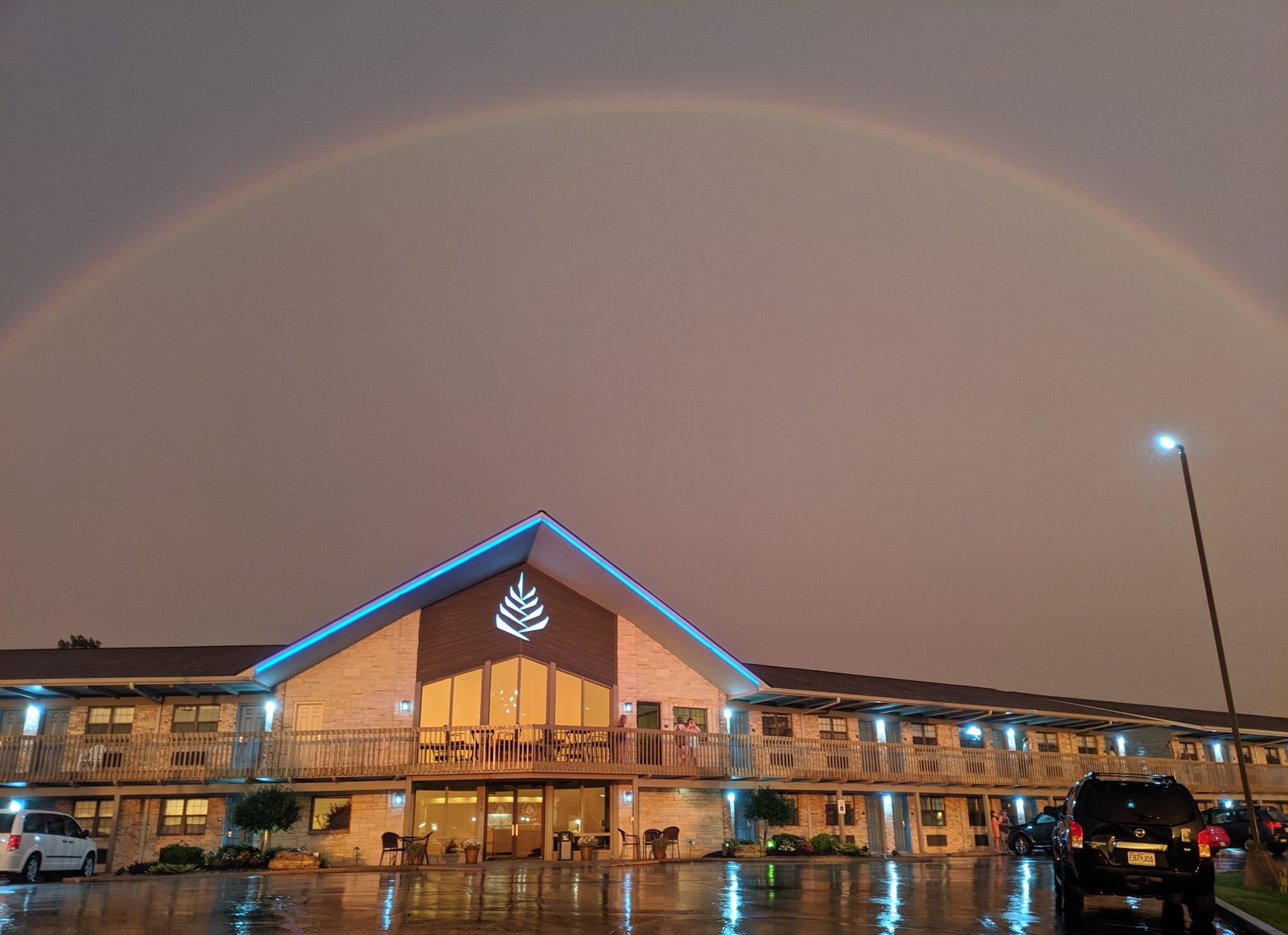 PINEMARK Inn & Suites