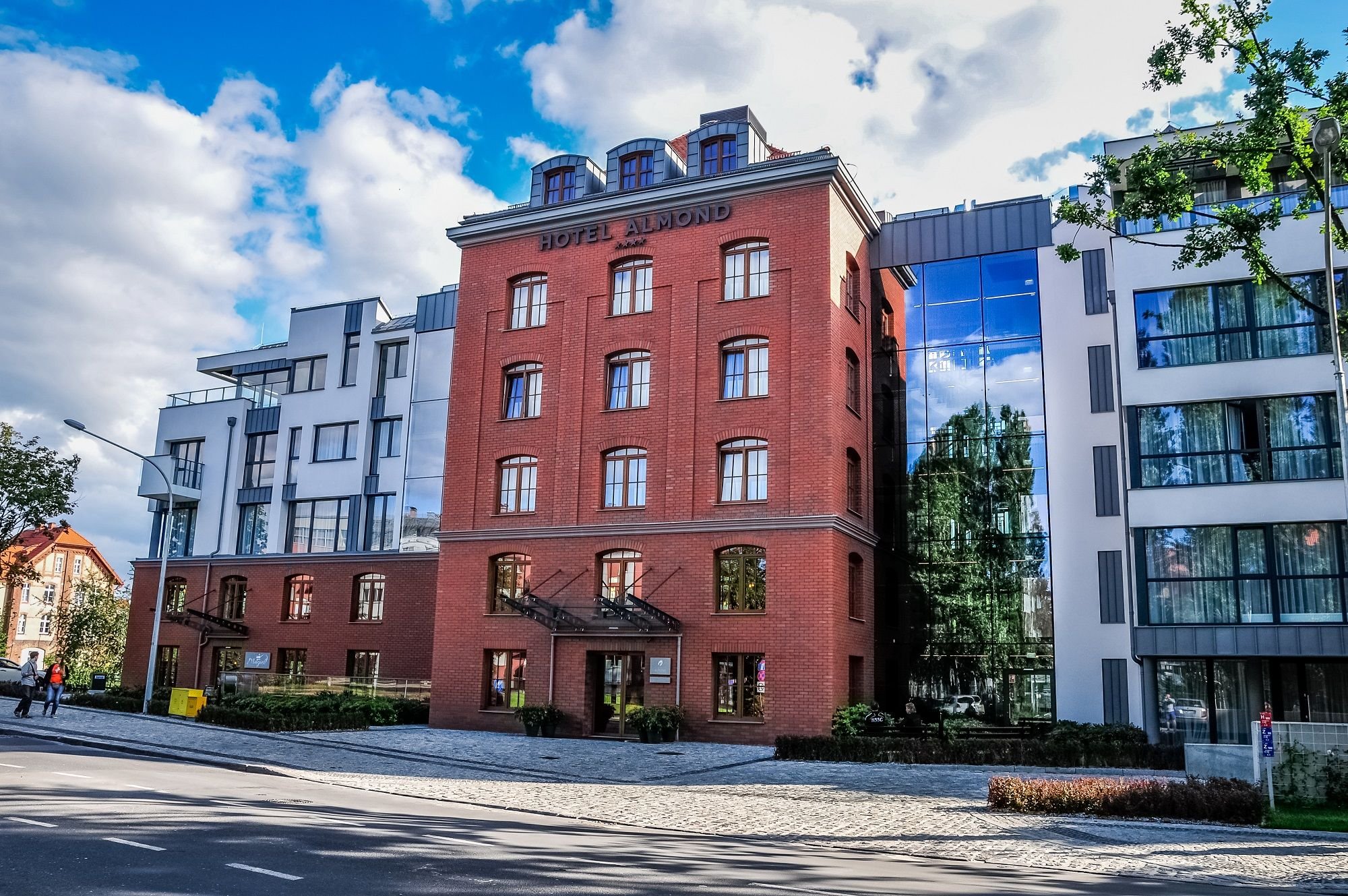 Almond Hotel Business & Spa