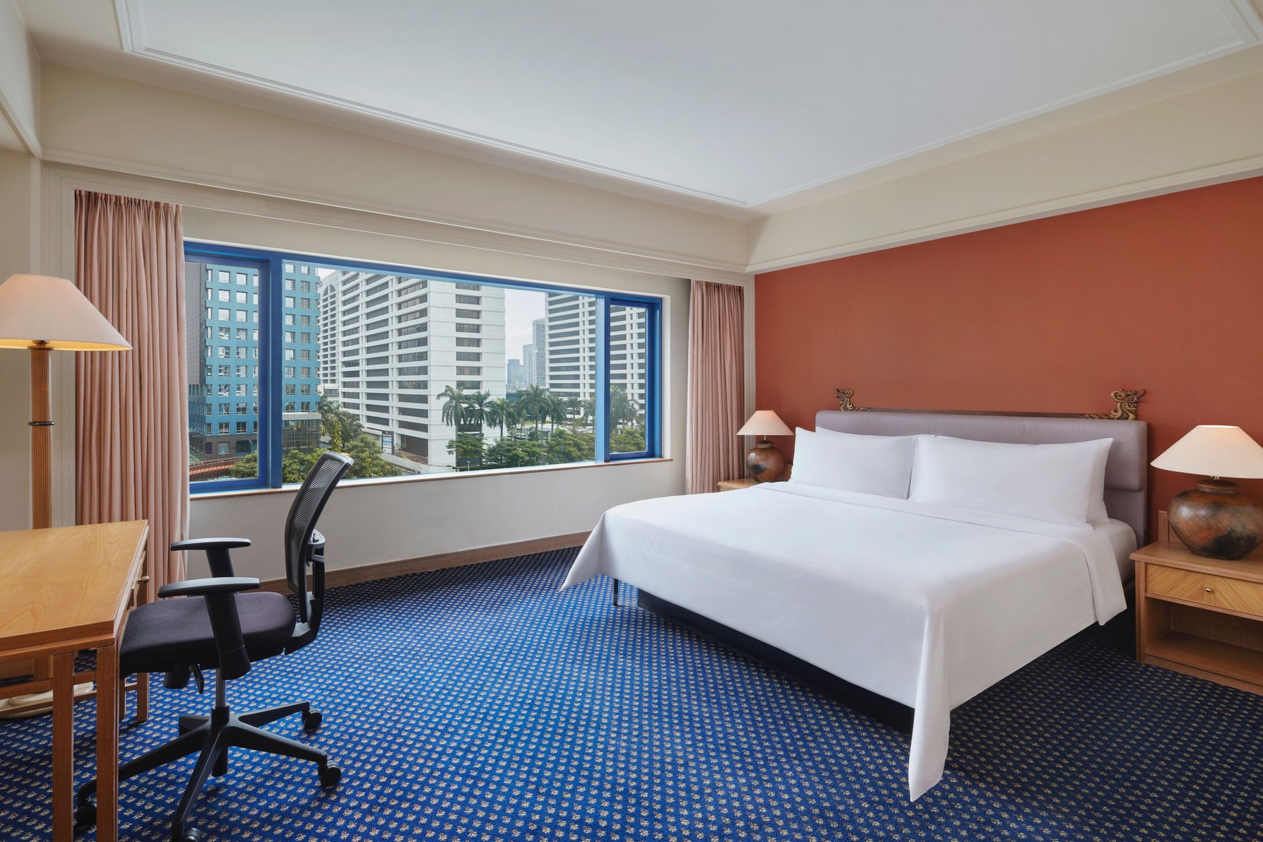 Le Meridien Jakarta Room Type - Deluxe, Guest room, 1 King