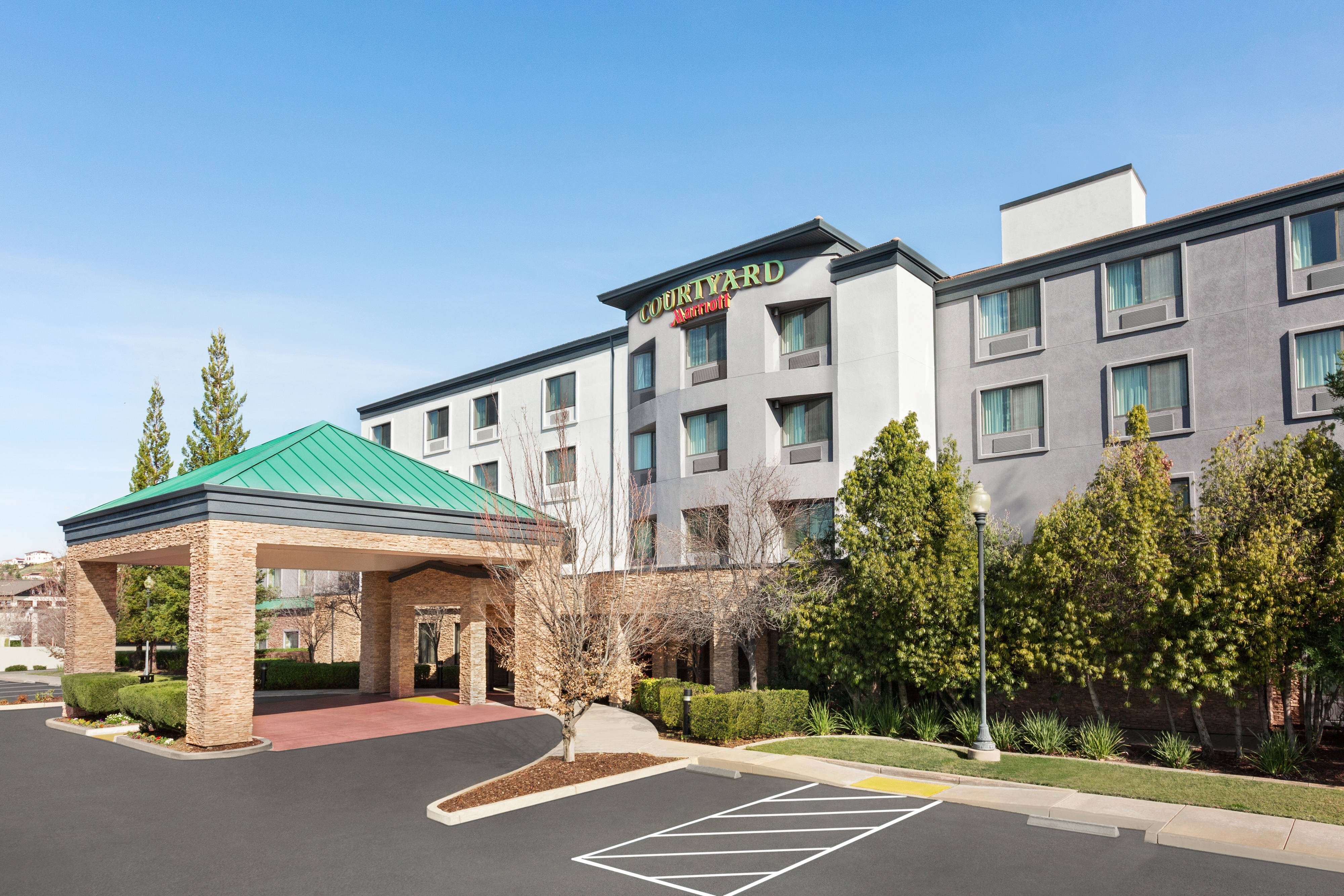Courtyard Sacramento Folsom