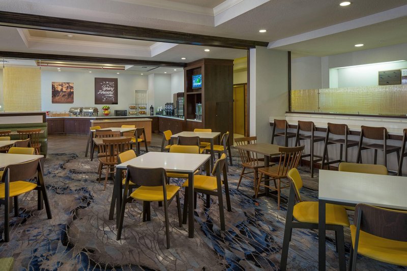 Breakfast Seating Area