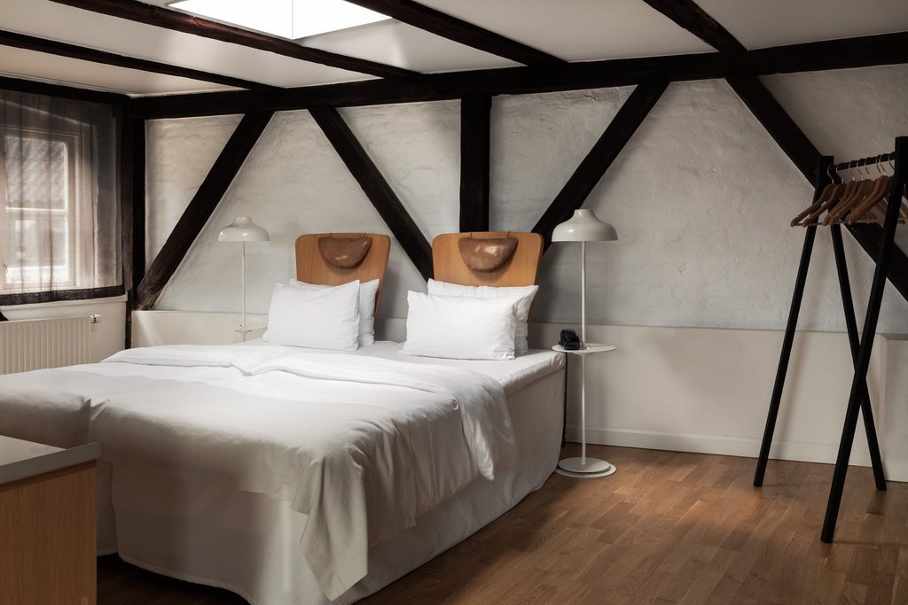 Guest photo