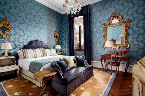 King Landmark Grand Canal Guest Room