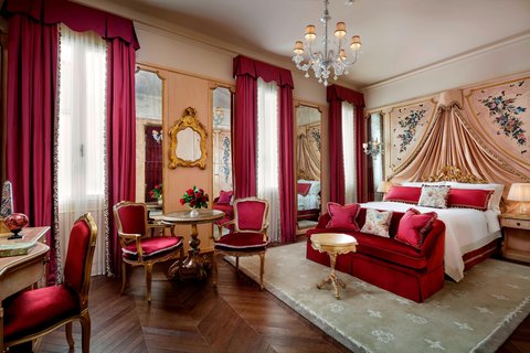King Venetian Room