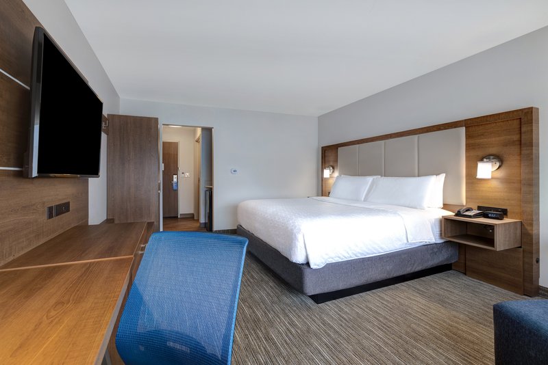 Holiday Inn Express and Suites Ann Arbor – University South