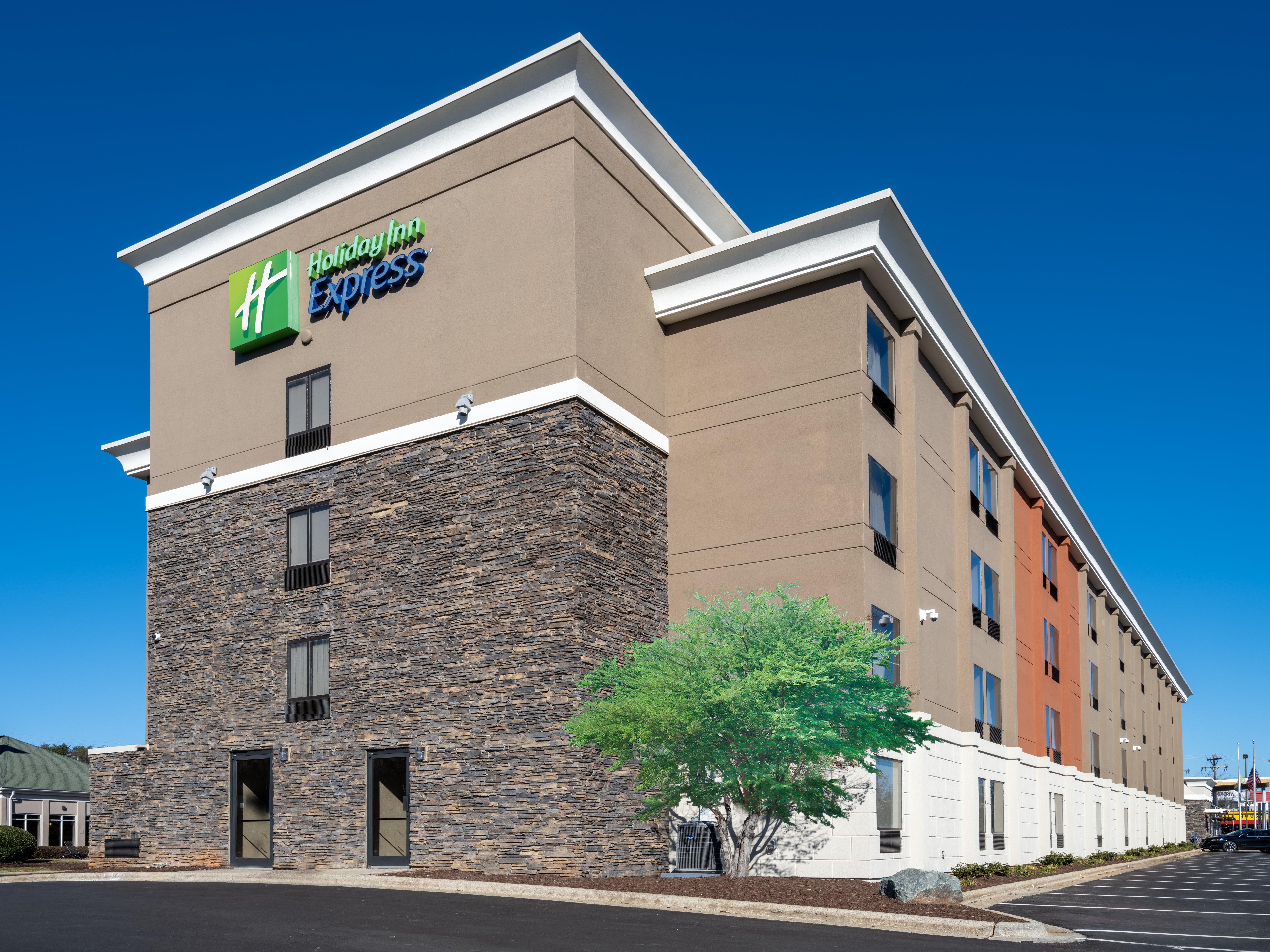 Holiday Inn Express & Suites Wendover