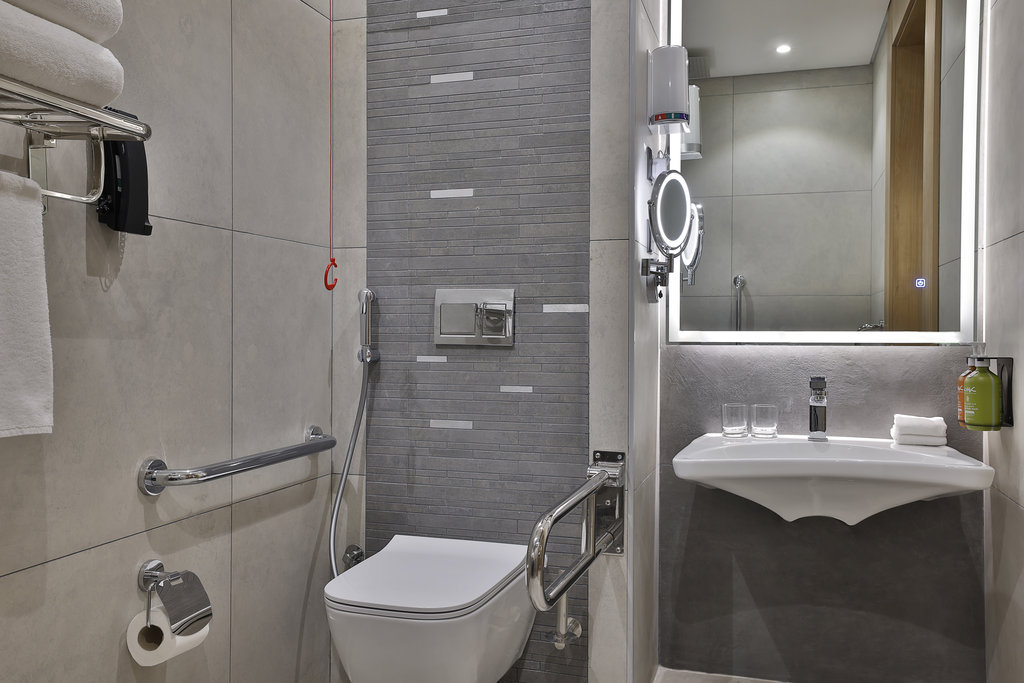 Holiday Inn & Suites Al Khobar by IHG Room Type - Standard Twin Room - Smoking
