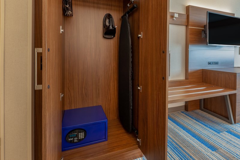 Holiday Inn Express and Suites Brunswick – Harpers Ferry Area
