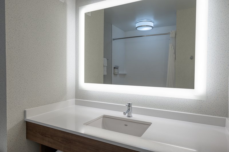 HOLIDAY INN EXP RADCLIFF