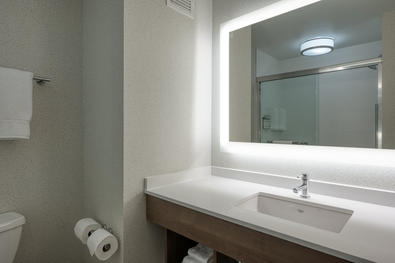 HOLIDAY INN EXP RADCLIFF