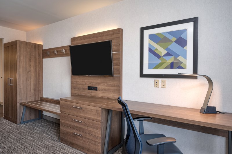 HOLIDAY INN EXP RADCLIFF