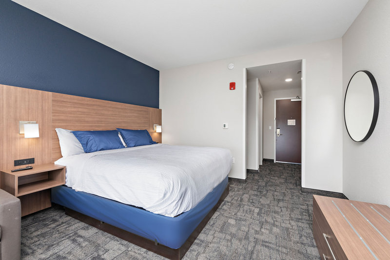 Holiday Inn Express Kansas City North – Parkville