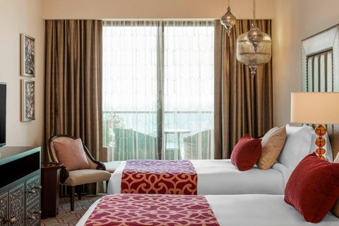 Deluxe Room Sea View Twin Beds