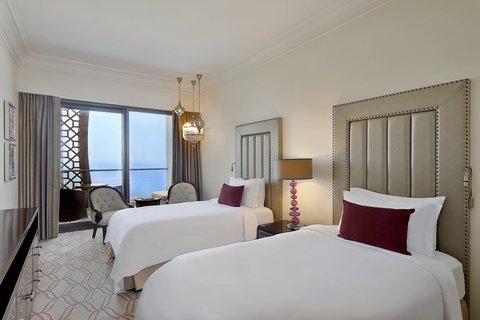 Twin Twin Deluxe Guest Room Sea View